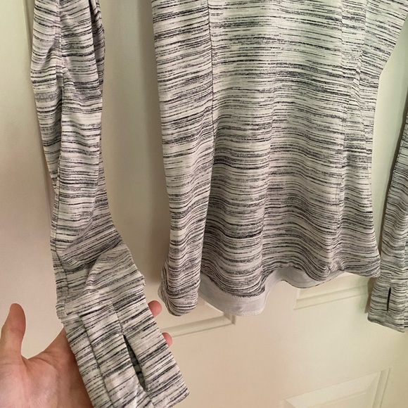 Lululemon Long Sleeve Shirt - Picture 8 of 9